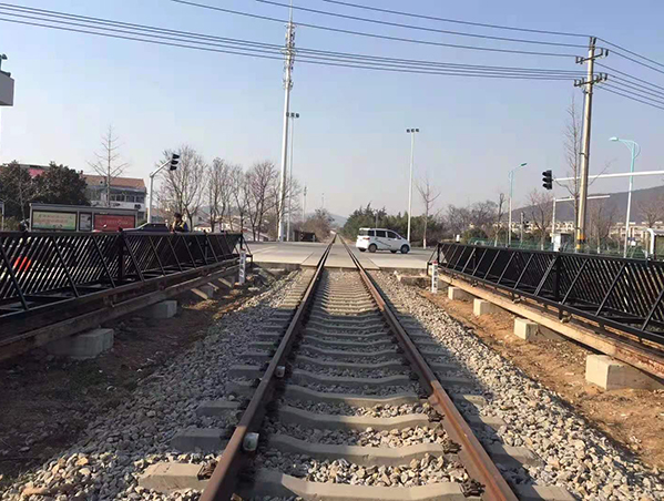 DPM-TL型平移式鐵路道口電動欄門