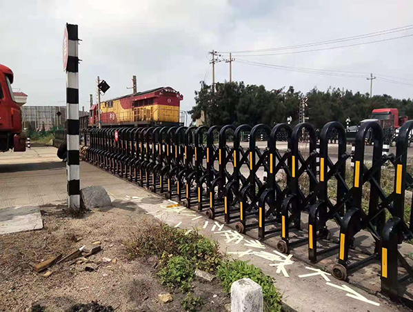 DSM-TL型伸縮式鐵路道口電動欄門